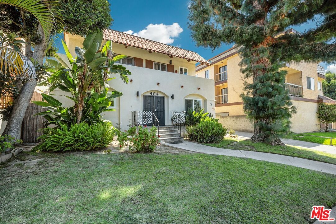 Backyard, Exterior, Facade, Spanish Mediterranean