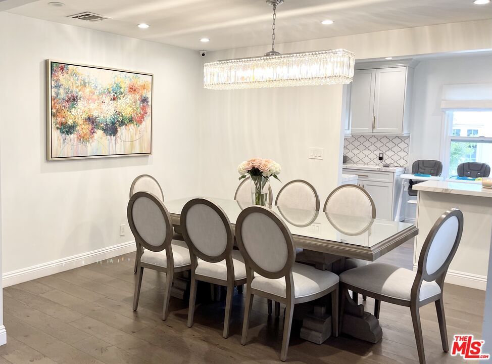 Chandelier, Dining room, Interior, Recessed Lighting, Wood Texture Flooring