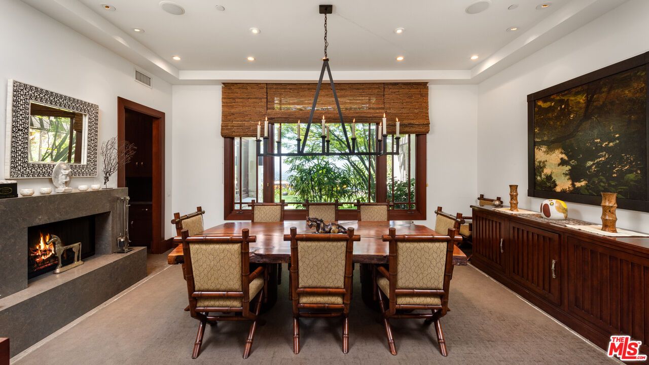 Dining room, Fireplace, Interior, Pendant Lights, Recessed Lighting