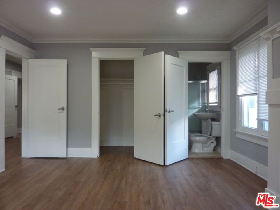 Bathroom, Interior, Recessed Lighting, Wood Texture Flooring
