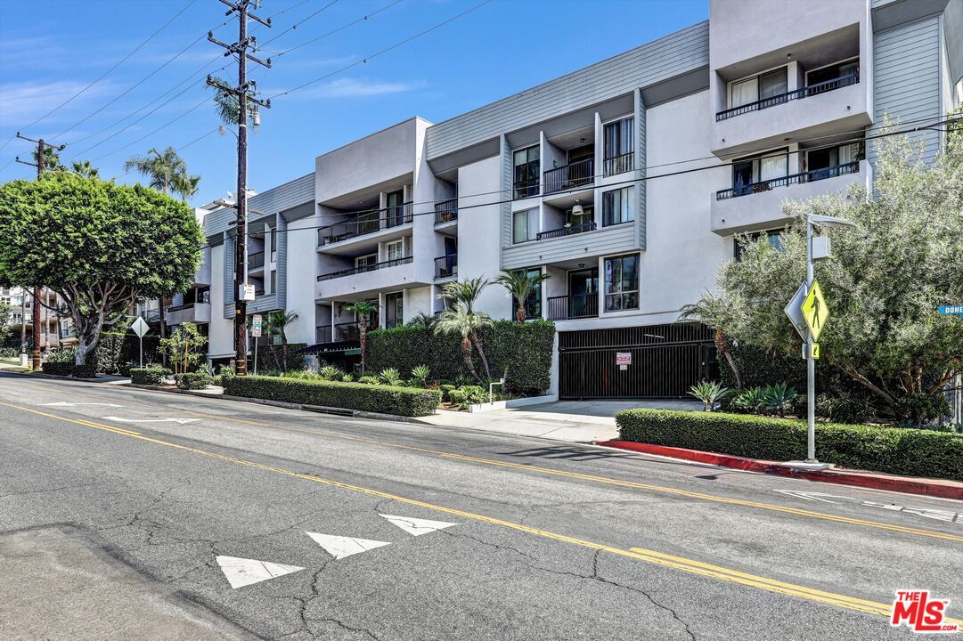 Exterior, Facade, Condo Building