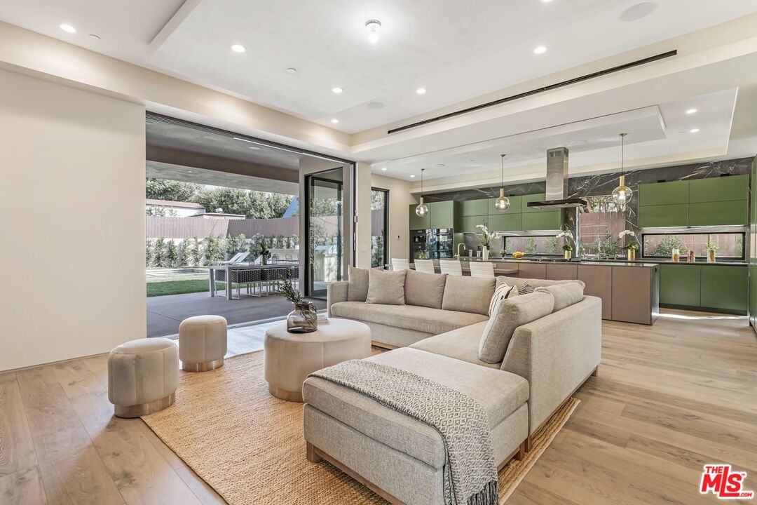 Interior, Living room, Pendant Lights, Recessed Lighting, Wood Texture Flooring