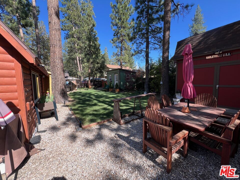 Backyard, Exterior