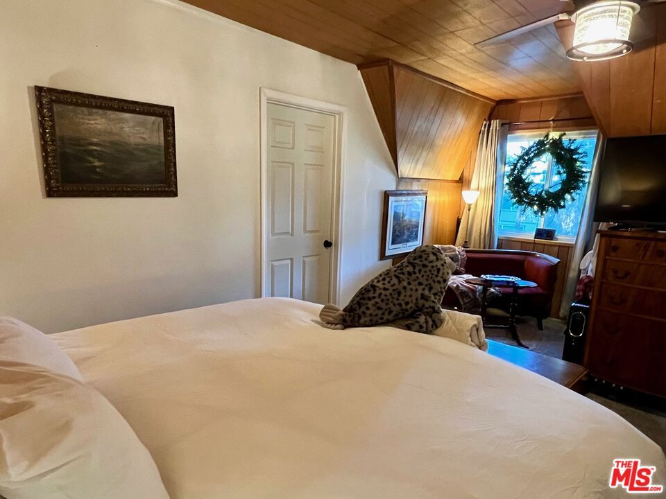 Bedroom, Interior, Wooden Ceilings