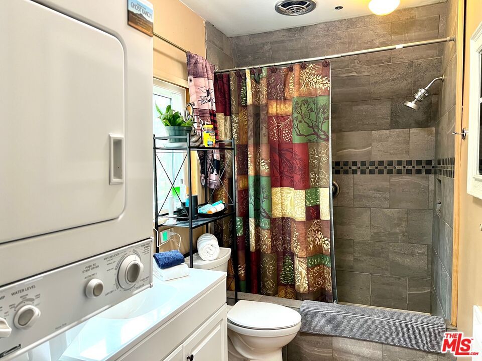 Bathroom, Interior, Utility Closets, Washer