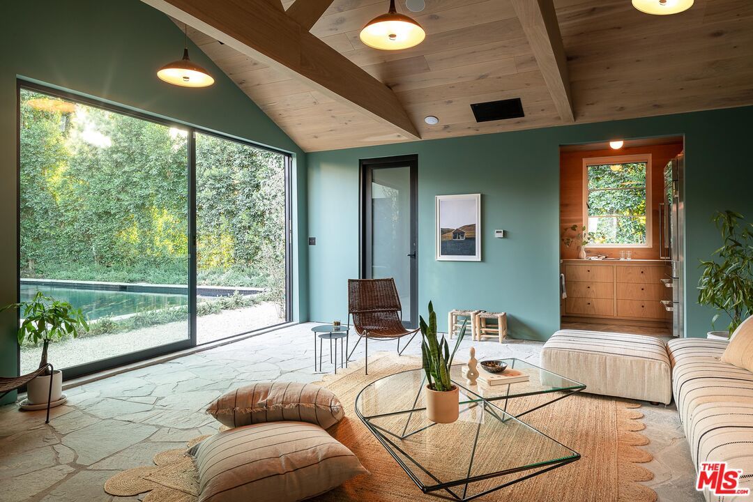 Interior, Living room, Recessed Lighting, Wooden Beams, Wooden Ceilings