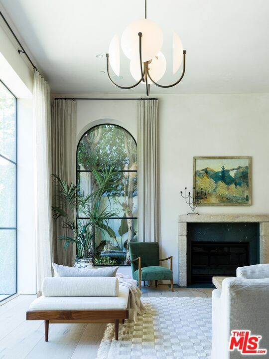 Chandelier, Fireplace, Interior, Living room