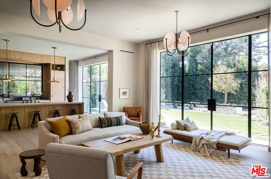Interior, Living room, Pendant Lights, Recessed Lighting, Wood Texture Flooring