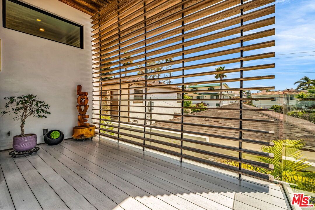 Exterior, Wood Texture Flooring