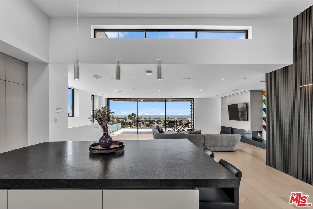 Interior, Living room, Pendant Lights, Recessed Lighting, Water, Wood Texture Flooring
