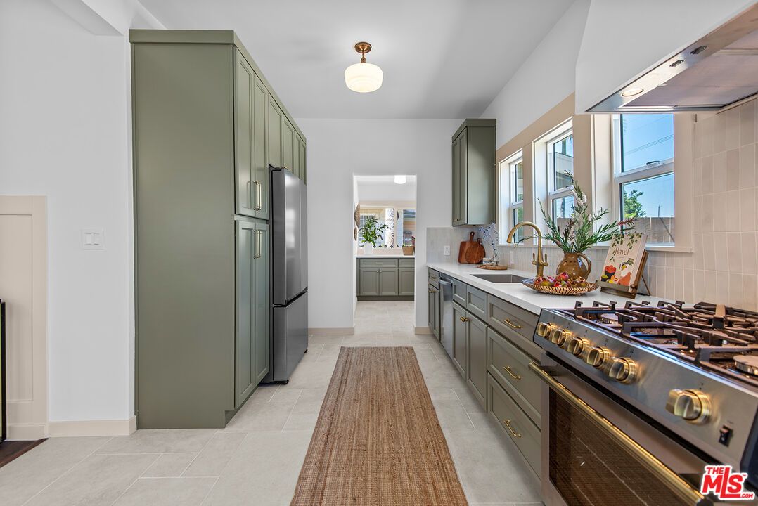 Interior, Kitchen, Stainless Steel Appliances