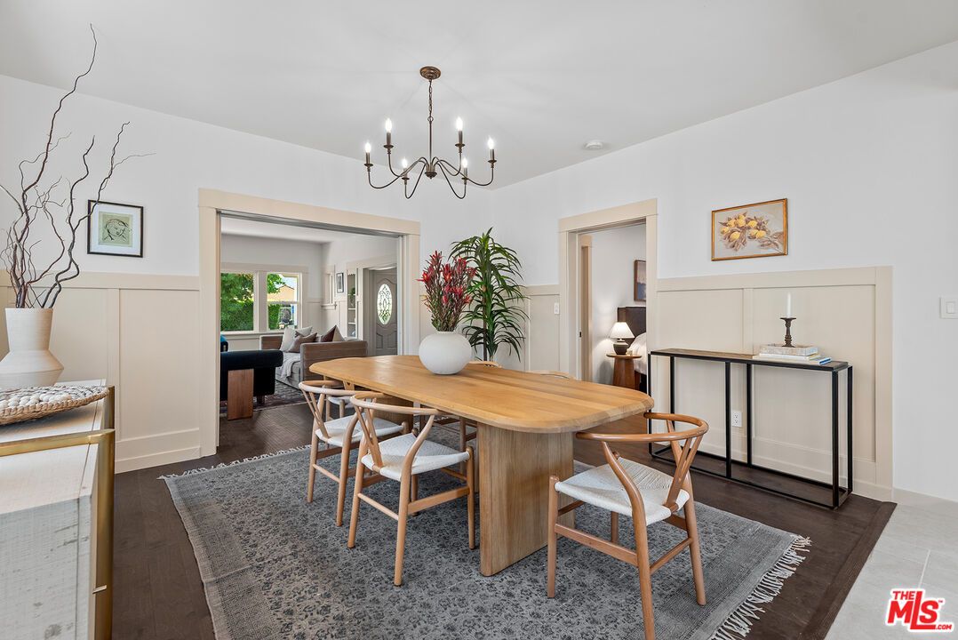 Chandelier, Dining room, Interior