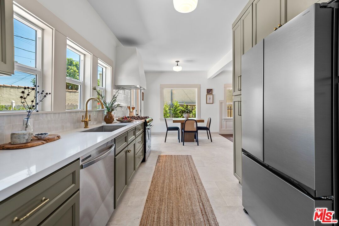 Dining room, Interior, Kitchen, Stainless Steel Appliances