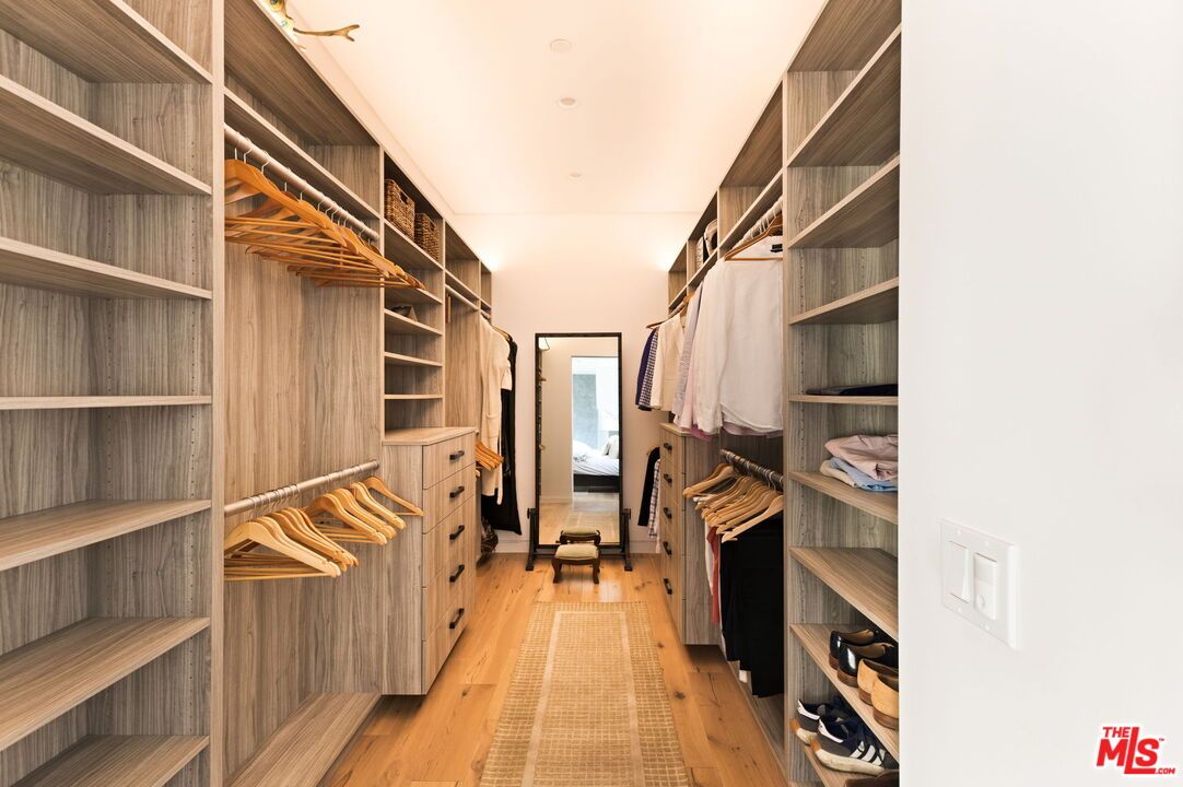 Interior, Recessed Lighting, Walk-in Closets, Wood Texture Flooring