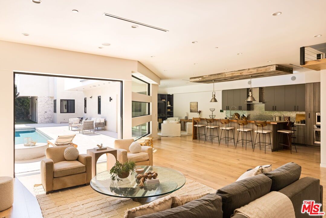 Interior, Kitchen, Living room, Pendant Lights, Recessed Lighting, Wood Texture Flooring