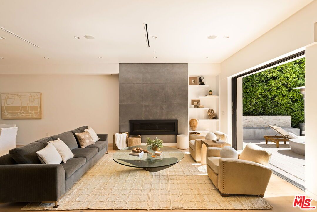 Fireplace, Interior, Living room, Recessed Lighting