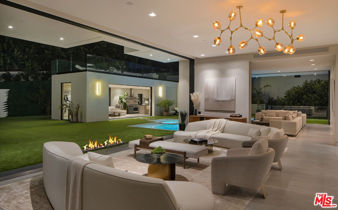 Fireplace, Interior, Living room, Pendant Lights, Recessed Lighting