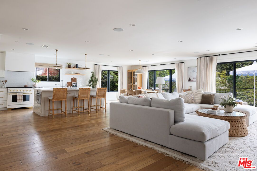 Dining room, Interior, Kitchen, Living room, Pendant Lights, Recessed Lighting, Wood Texture Flooring