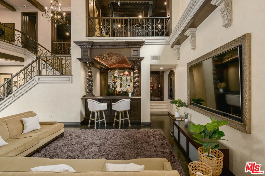 Chandelier, Interior, Living room, Recessed Lighting, Wood Texture Flooring