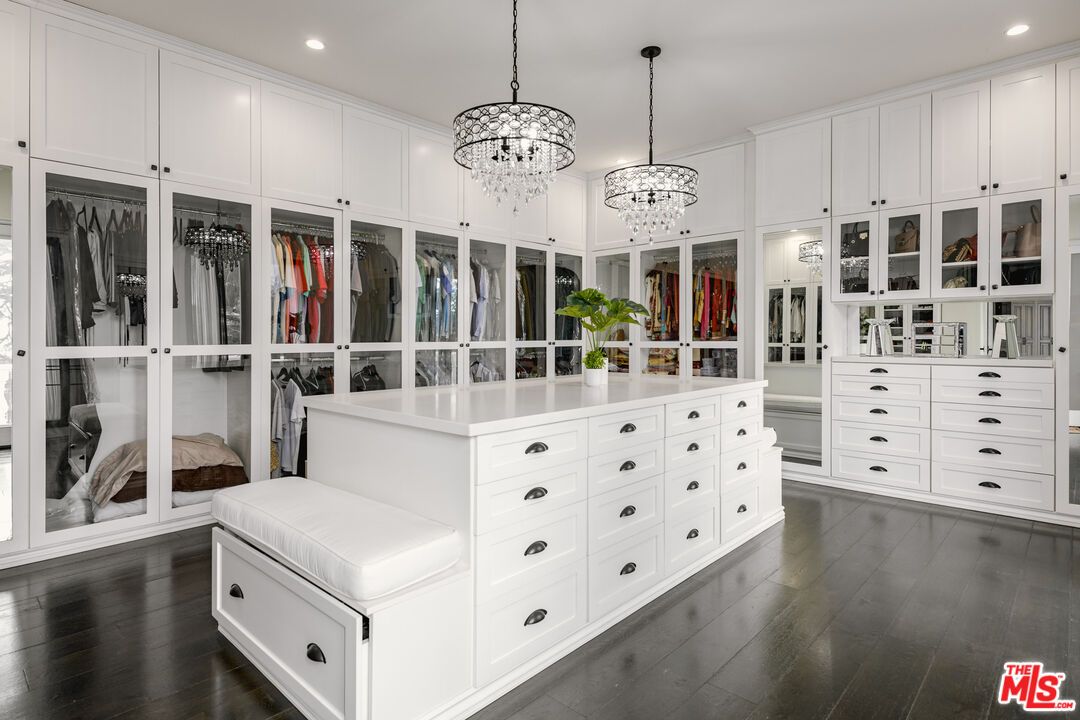 Chandelier, Interior, Pendant Lights, Recessed Lighting, Walk-in Closets, Wood Texture Flooring