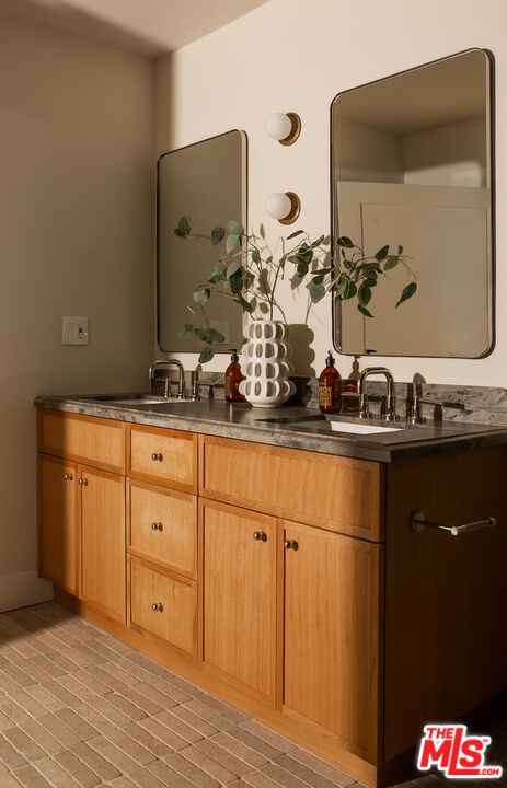 Bathroom, Dual Sink Vanities, Interior, Wood Texture Flooring