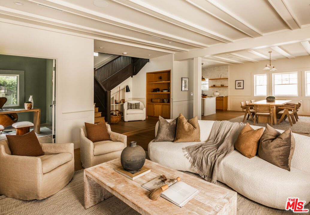Dining room, Interior, Living room, Pendant Lights, Recessed Lighting, Wood Texture Flooring