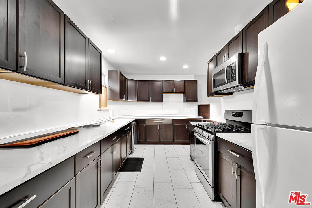 Interior, Kitchen, Marble, Recessed Lighting
