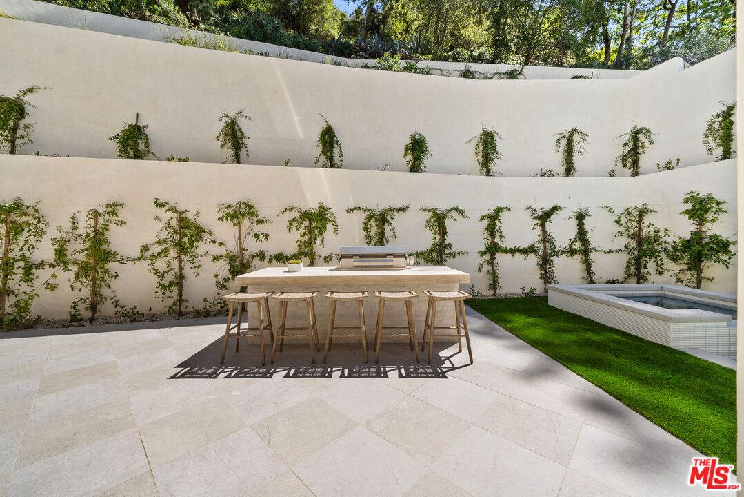 Exterior, Hot Tub