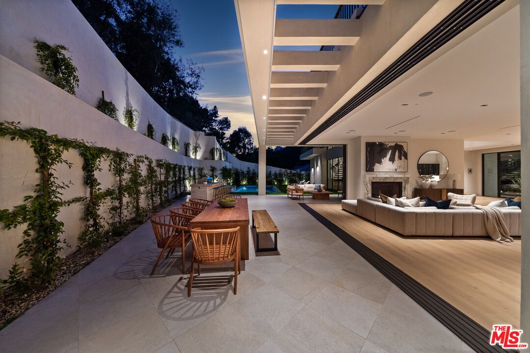 Exterior, Fireplace, Pool