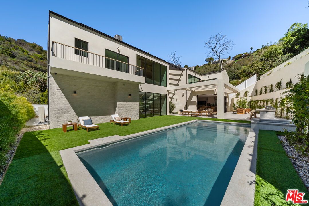 Backyard, Exterior, Pool