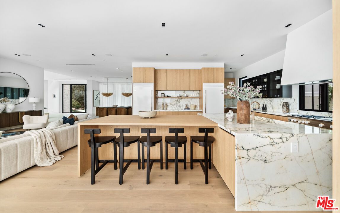 Interior, Kitchen, Living room, Pendant Lights, Recessed Lighting, Wood Texture Flooring