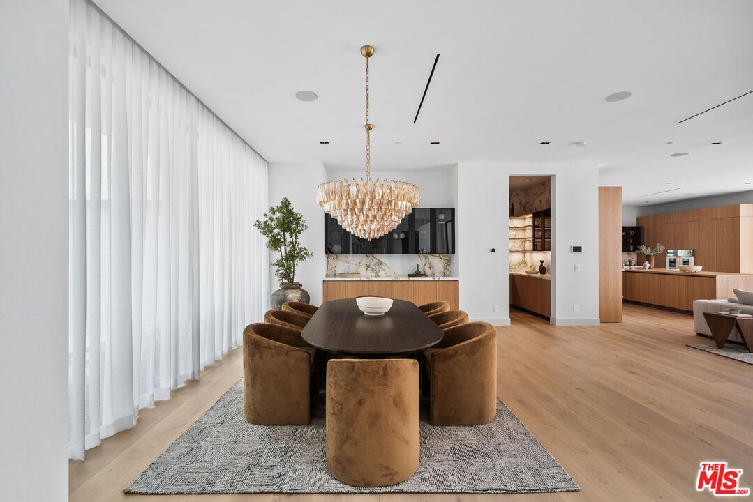 Chandelier, Dining room, Interior, Recessed Lighting, Wood Texture Flooring