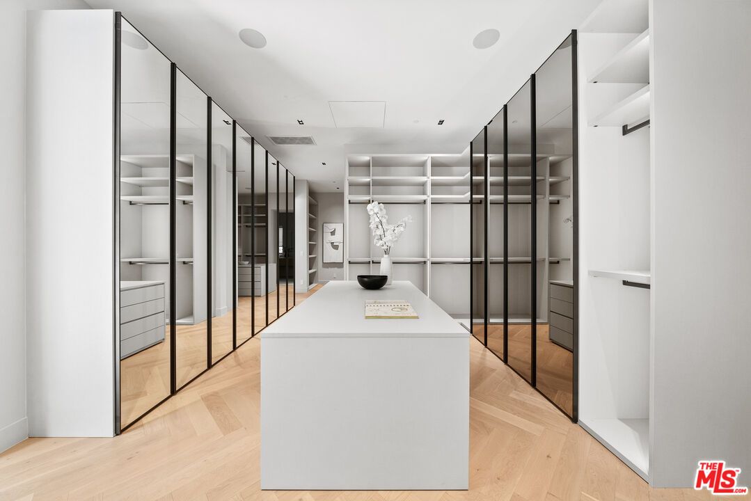 Interior, Recessed Lighting, Walk-in Closets, Wood Texture Flooring