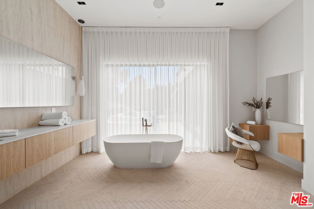 Bathroom, Free Standing Baths, Interior, Recessed Lighting
