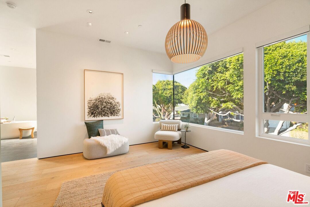 Bedroom, Interior, Pendant Lights, Recessed Lighting, Wood Texture Flooring