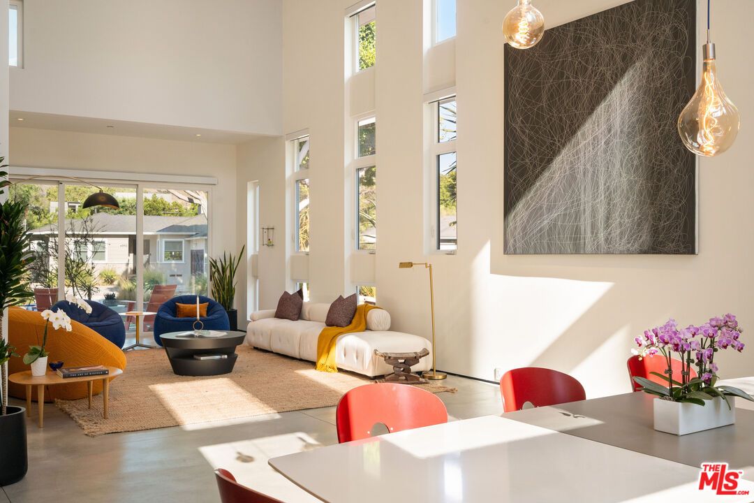 Dining room, Interior, Living room, Pendant Lights, Recessed Lighting