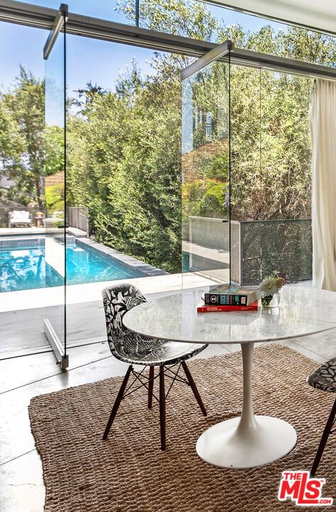 Interior, Pool, Sun Room