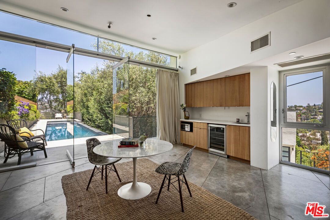 Dining room, Interior, Kitchen, Pool, Recessed Lighting, Sun Room