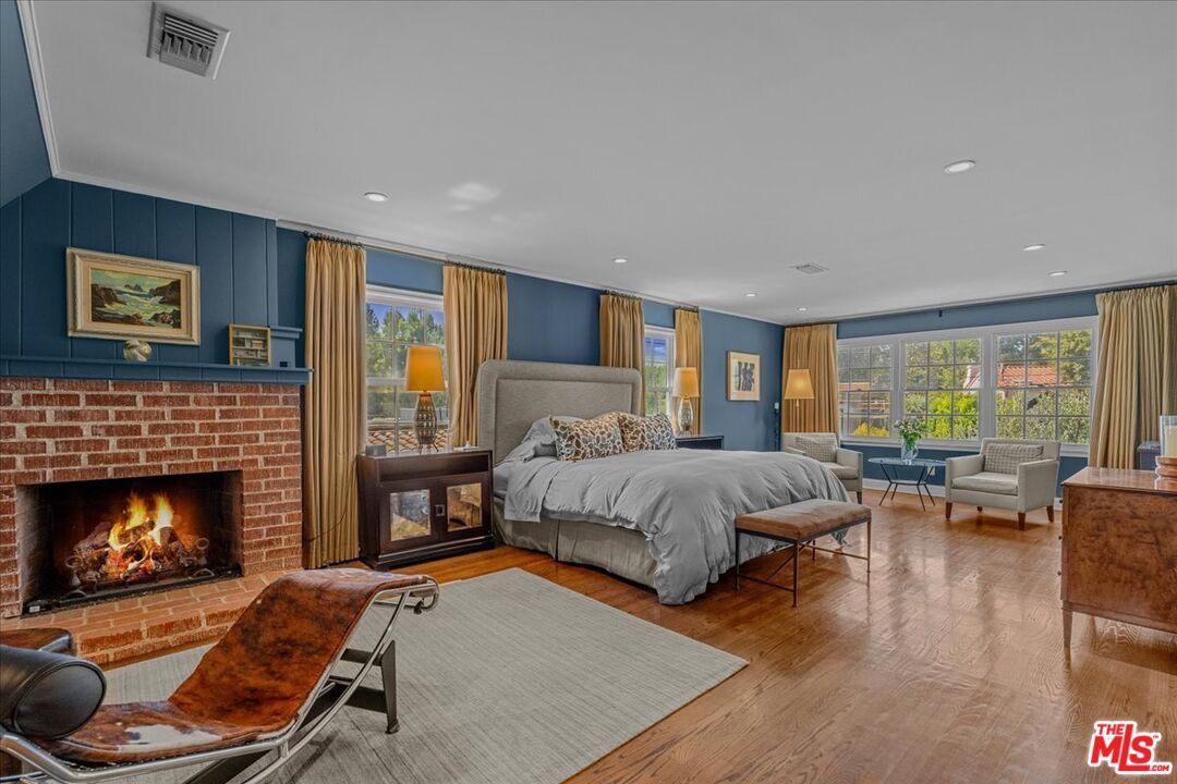 Bedroom, Fireplace, Interior, Recessed Lighting, Wood Texture Flooring