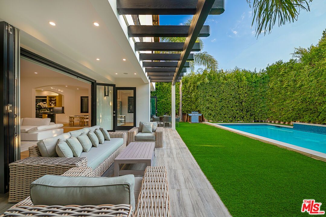 Backyard, Exterior, Pool