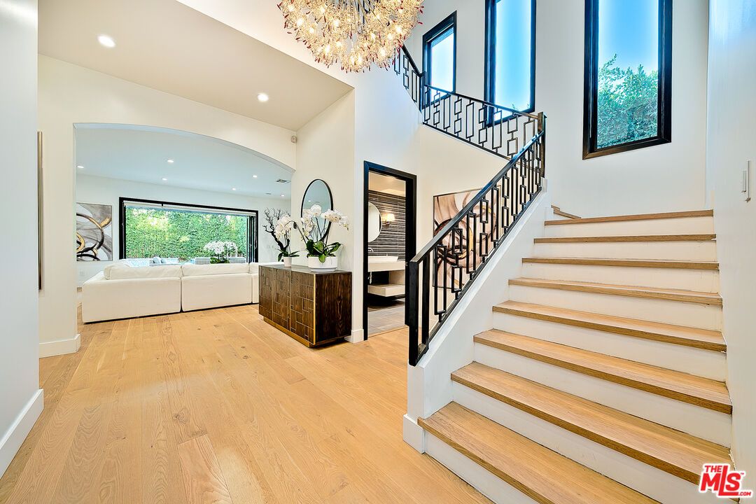 Chandelier, Interior, Living room, Recessed Lighting, Wood Texture Flooring