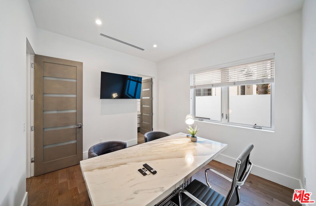 Dining room, Interior, Recessed Lighting, Wood Texture Flooring