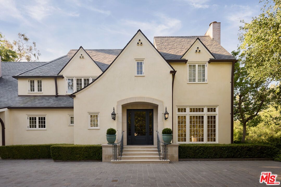 Exterior, Facade, French Provincial