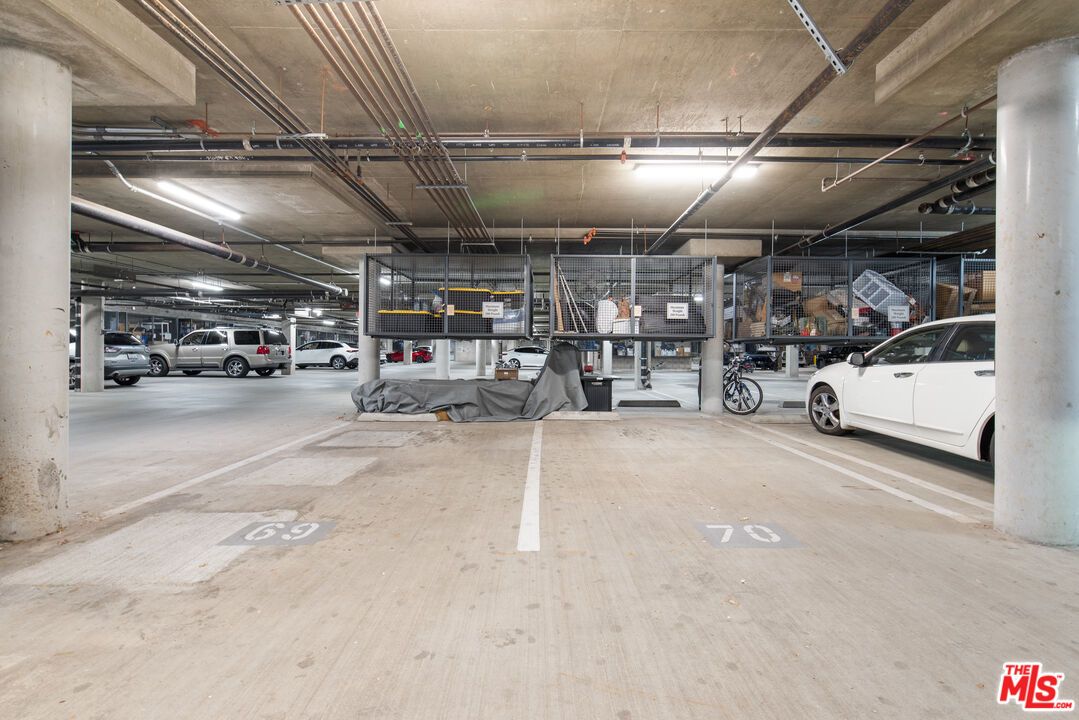 Garage, Interior