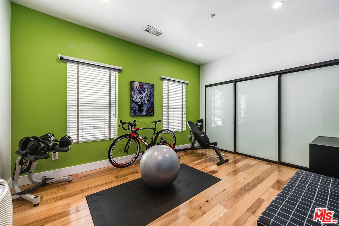 Fitness Equipment, Interior, Recessed Lighting, Wood Texture Flooring