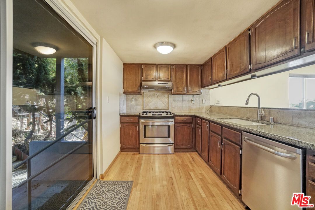 Interior, Kitchen, Stainless Steel Appliances, Wood Texture Flooring