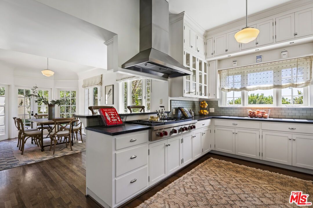 Dining room, Interior, Kitchen, Pendant Lights, Stainless Steel Appliances, Wood Texture Flooring