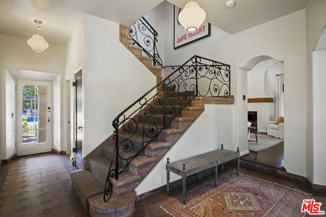 Interior, Pendant Lights, Wood Texture Flooring