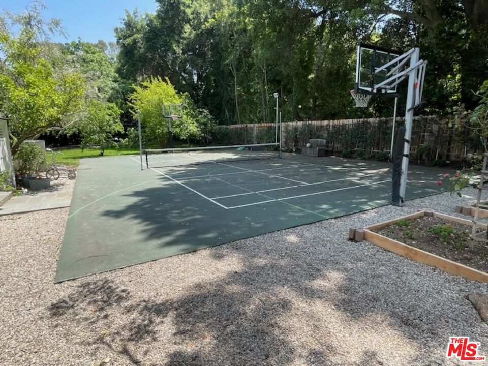 Exterior, Tennis Courts