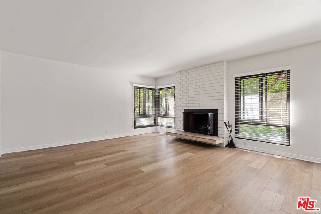 DE Listing image placeholder